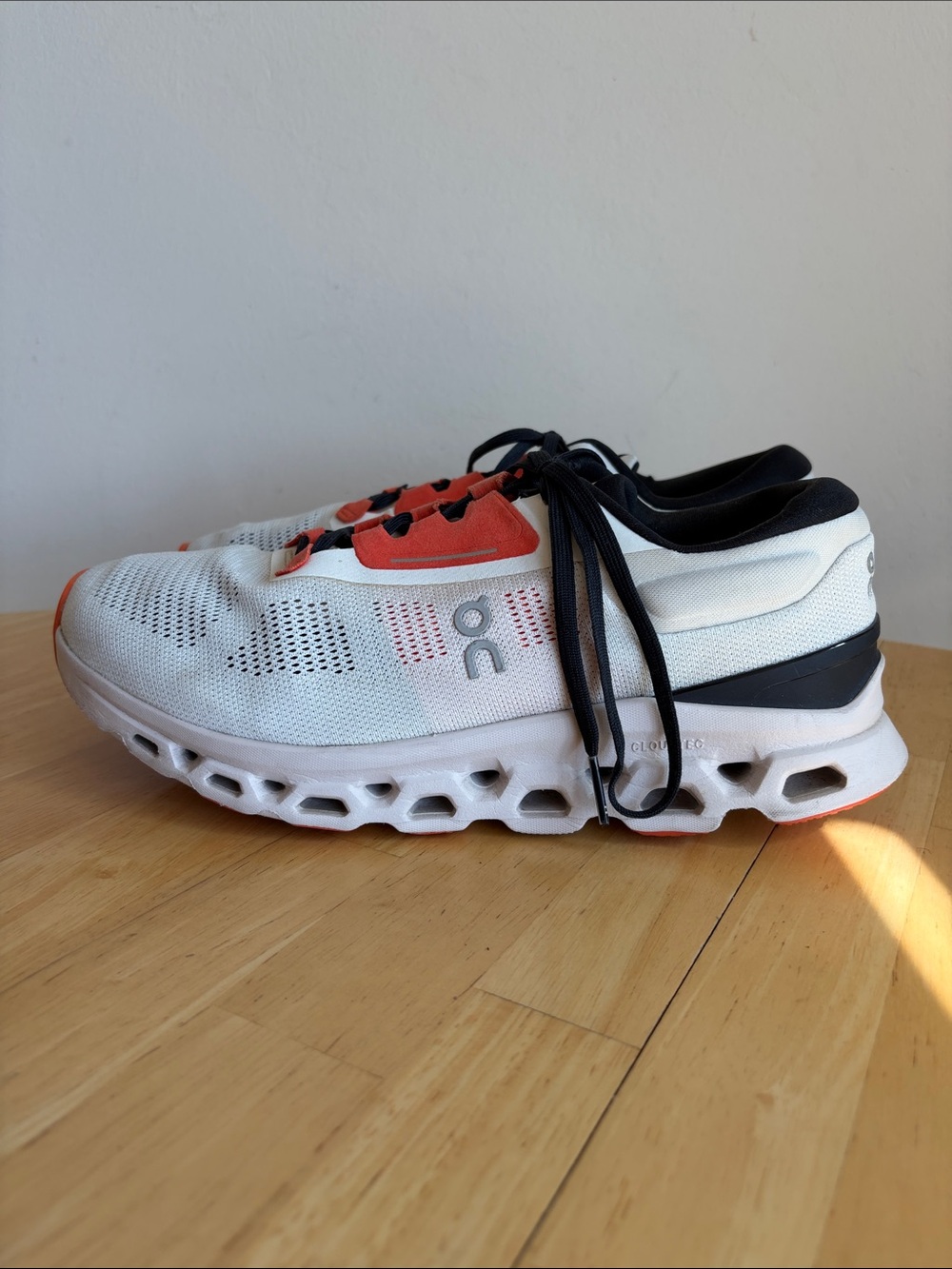 On Running Cloudflow White & Orange Men's Running Shoes size 8 1/2